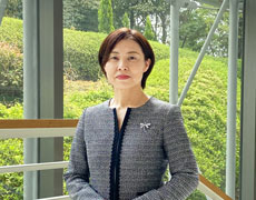服巻 真須美