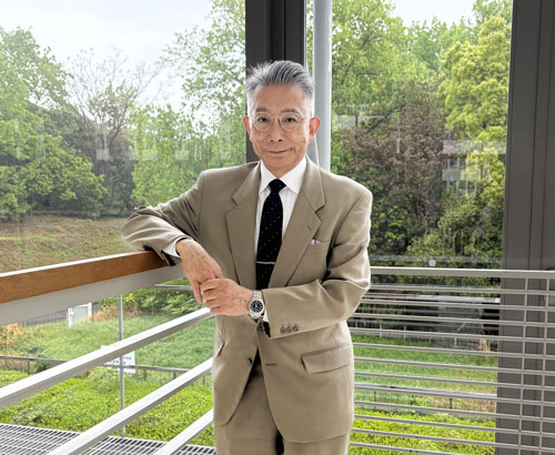 峯岸 由治